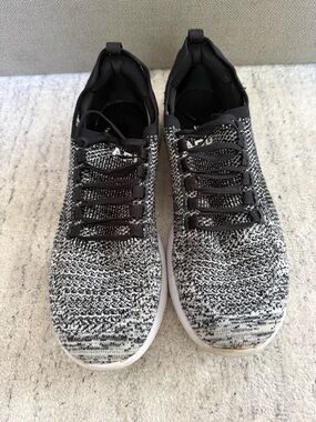 Athletic Propulsion Labs (APL) Men’s TechLoom Breeze Black & White Sz 10.5